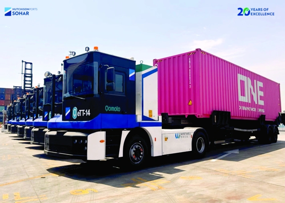 西井科技15台E-Truck正式投入阿曼苏哈尔港口商业运营