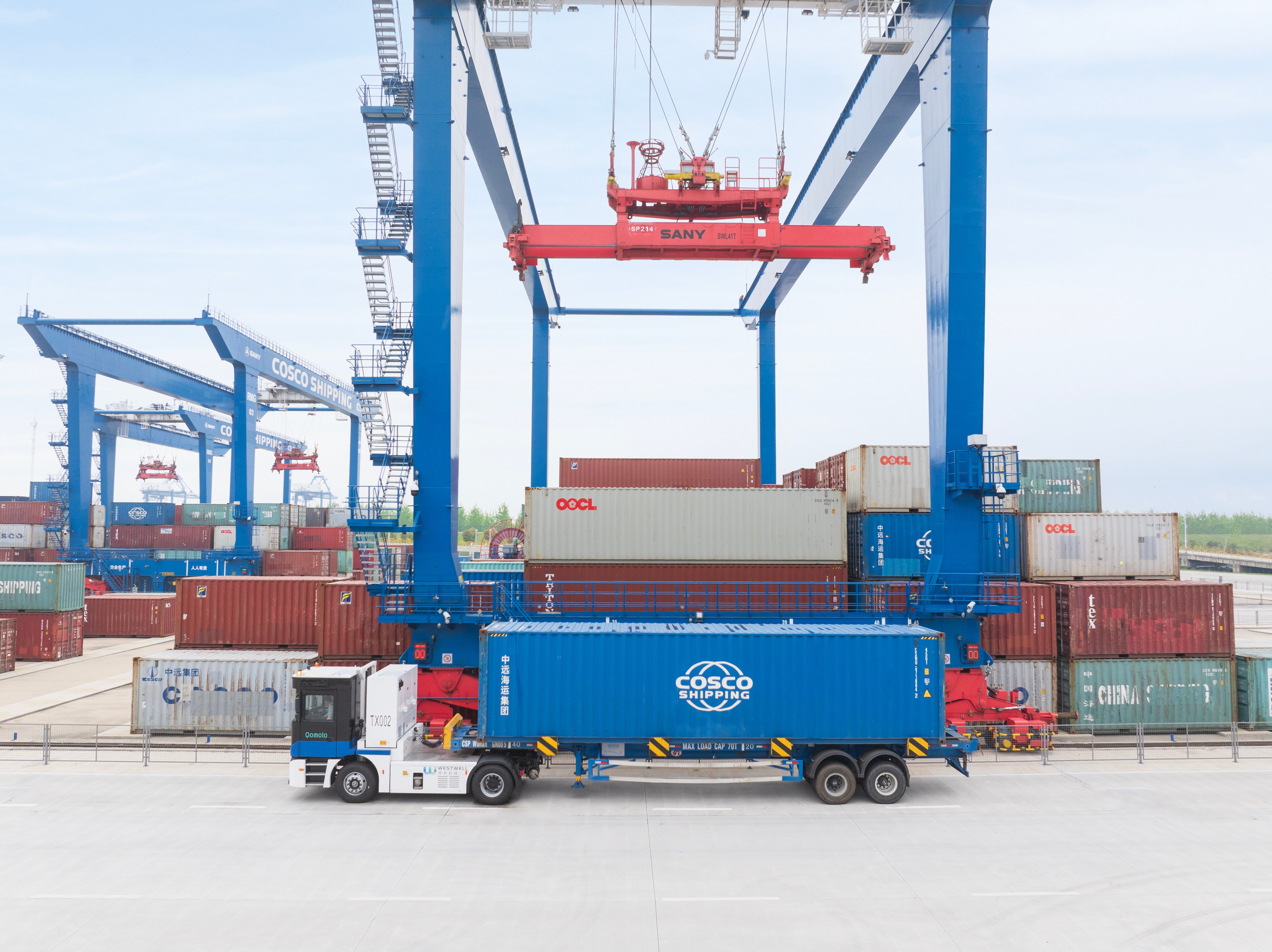How Autonomous Trucks Are Transforming Port Container Operations